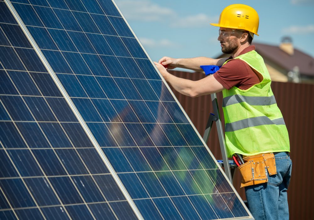 engineer-installing-solar-panel.jpg engineer-installing-solar-panel.jpg